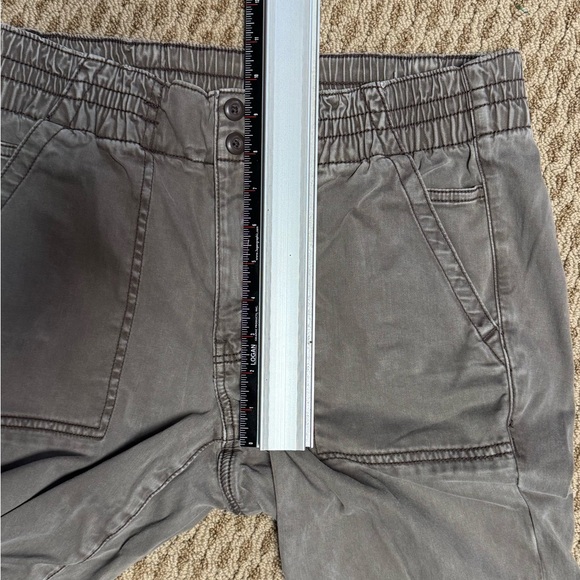 American Eagle Stretch Cargo Joggers - Size 12 - Picture 4 of 4